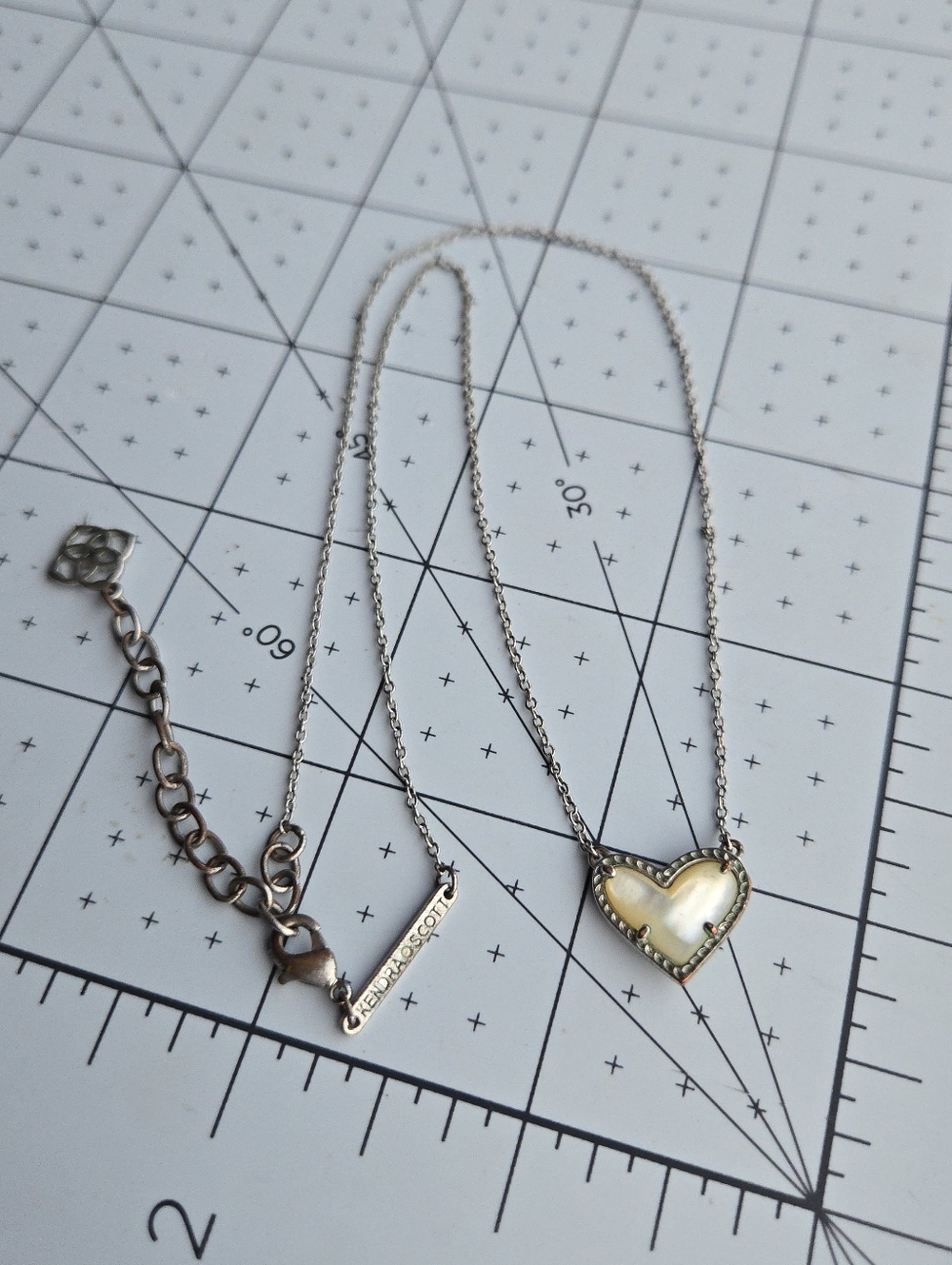 Kendra Scott Ari Heart Necklace Mother of Pearl Silver